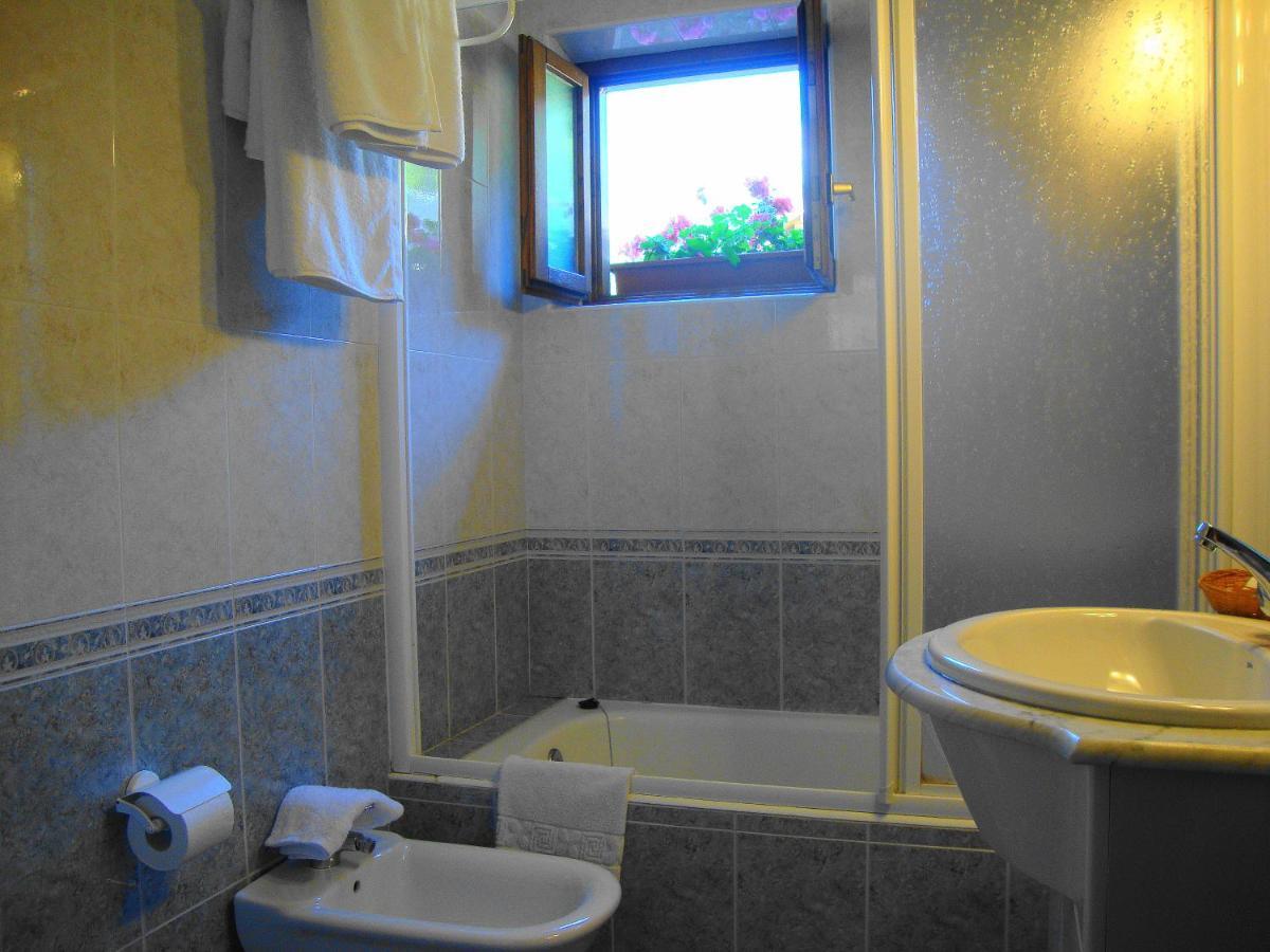 Apartamentos Y Habitaciones Sebrango Espinama Phòng bức ảnh